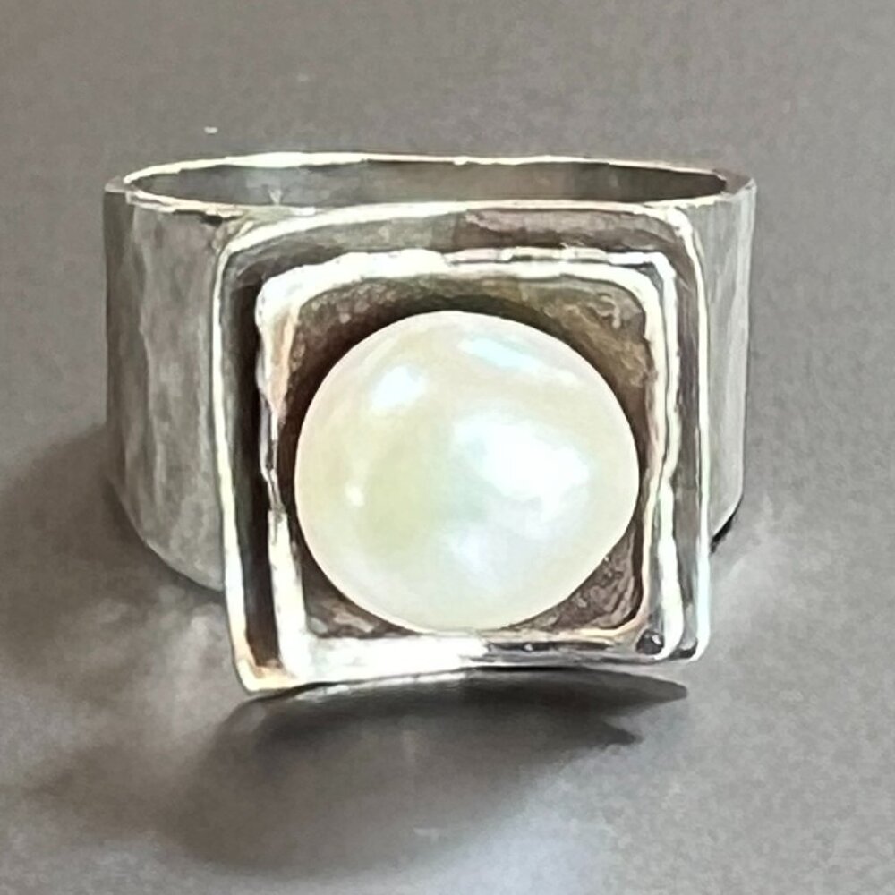 Vintage Silpada Hammered SS with Pearl Ring
